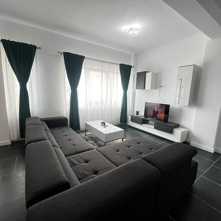 Marvellous Aparthotel With Master Apartments Suczawa Zewnętrze zdjęcie