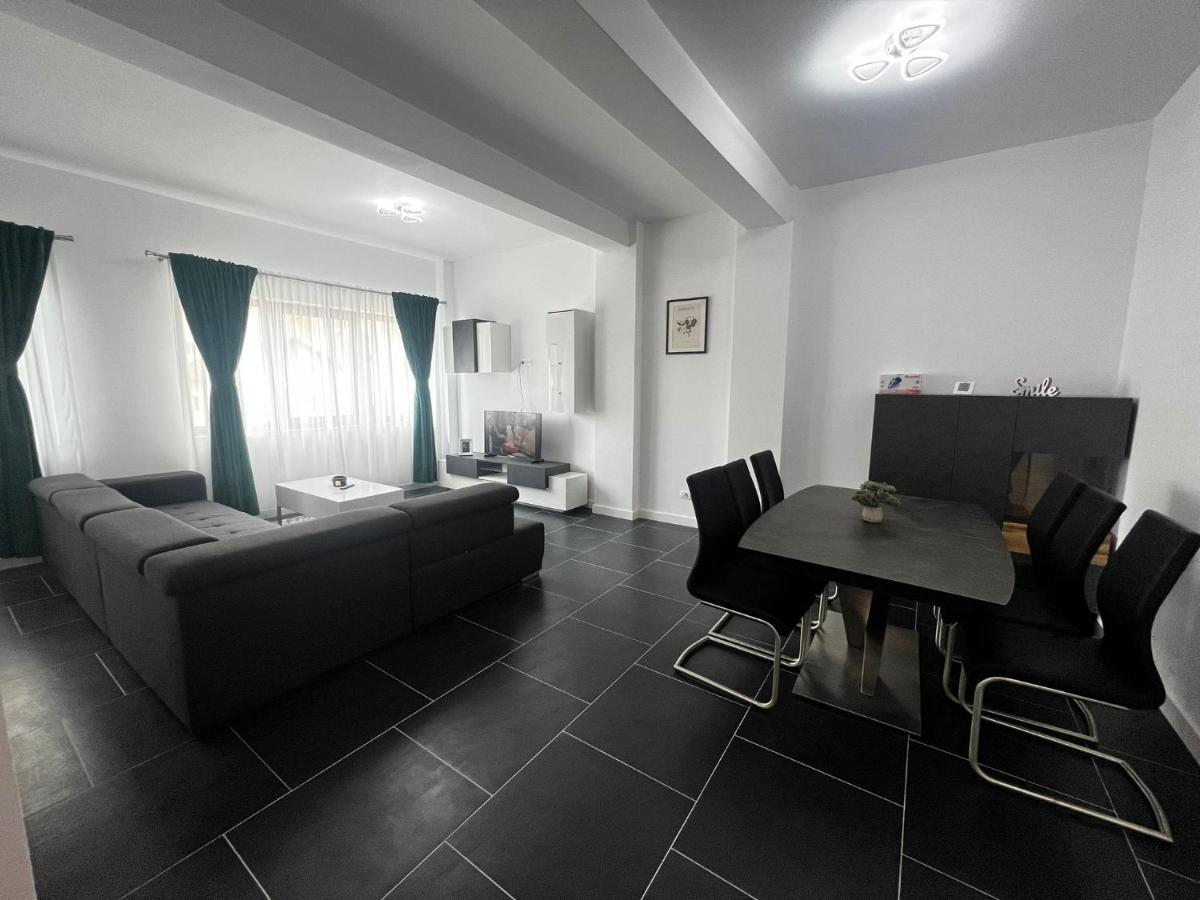 Marvellous Aparthotel With Master Apartments Suczawa Zewnętrze zdjęcie