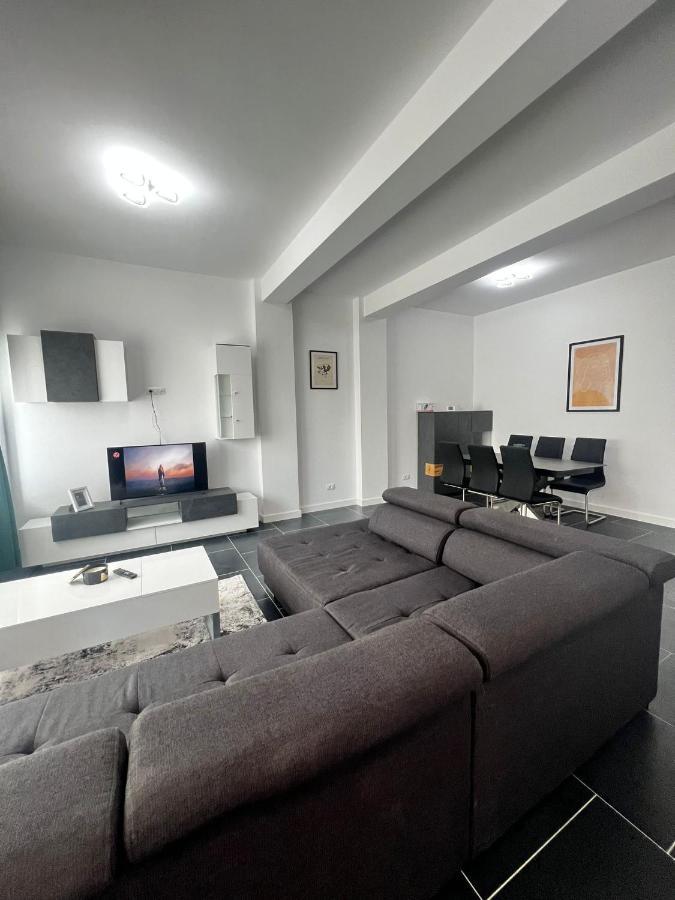 Marvellous Aparthotel With Master Apartments Suczawa Zewnętrze zdjęcie