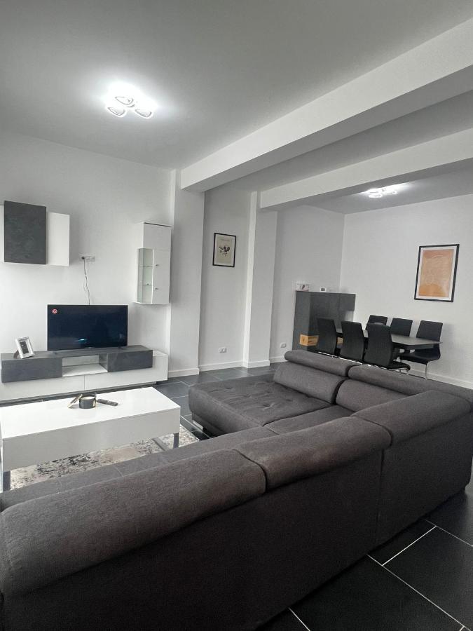 Marvellous Aparthotel With Master Apartments Suczawa Zewnętrze zdjęcie
