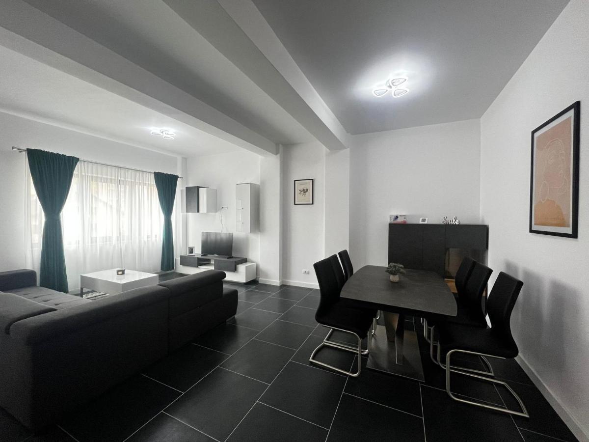 Marvellous Aparthotel With Master Apartments Suczawa Zewnętrze zdjęcie