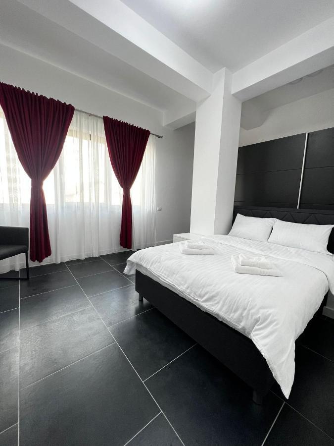 Marvellous Aparthotel With Master Apartments Suczawa Zewnętrze zdjęcie
