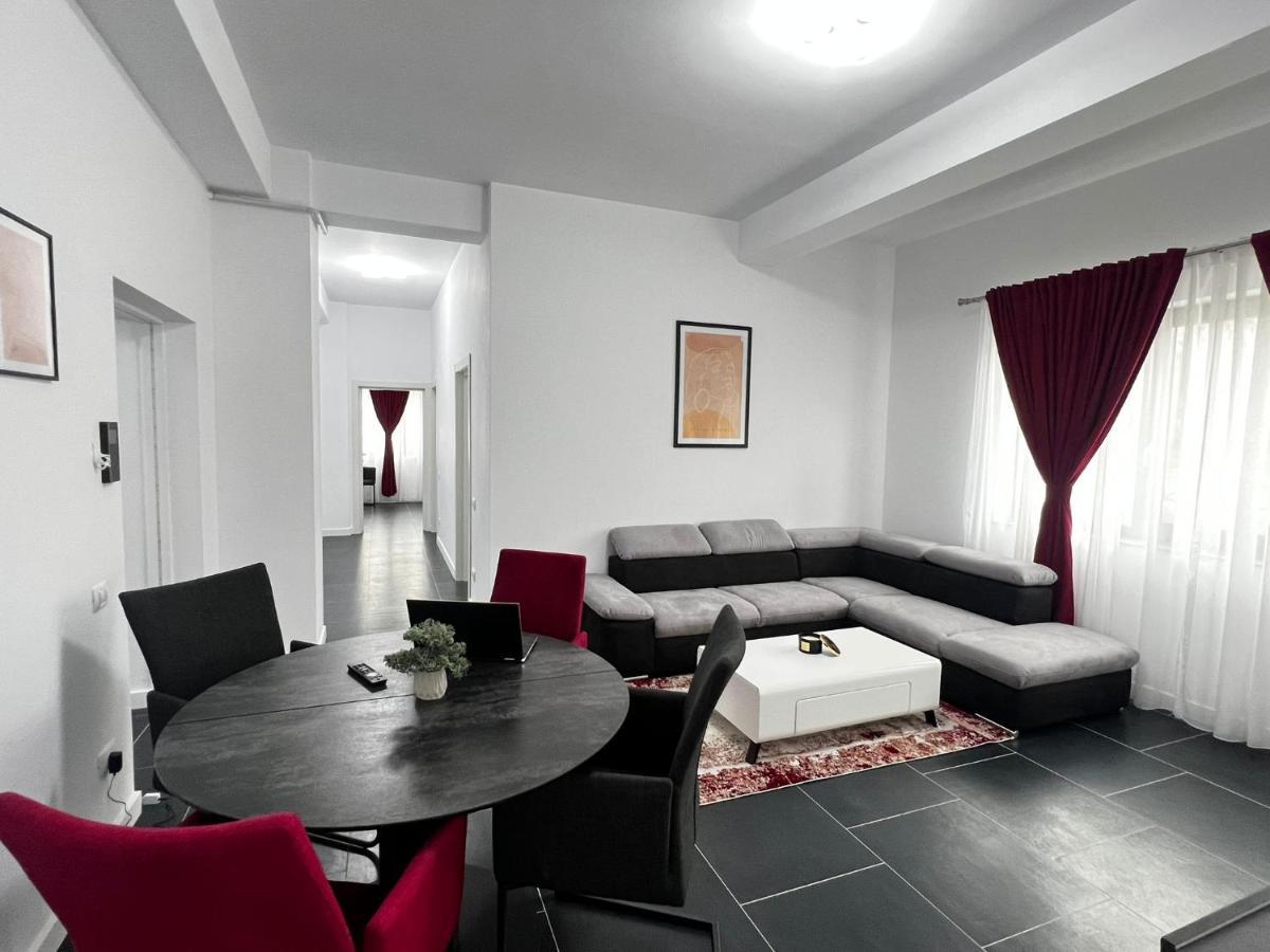 Marvellous Aparthotel With Master Apartments Suczawa Zewnętrze zdjęcie