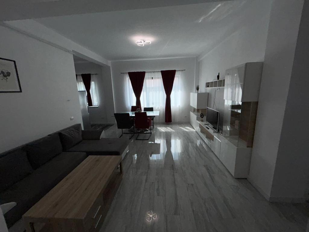 Marvellous Aparthotel With Master Apartments Suczawa Zewnętrze zdjęcie